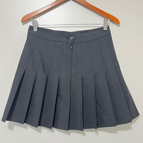 Aritzia Talula Hedran Skirt 8 Charcoal Pleated School Girl Skater Skirt NWT - Picture 4 of 10